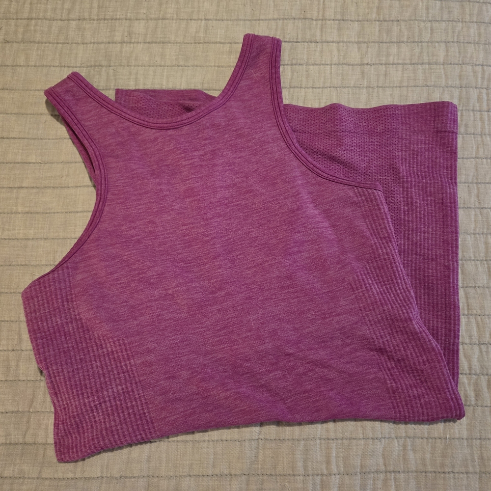Womens Lululemon Purple Tank Top With Shelf Bra - Size 4